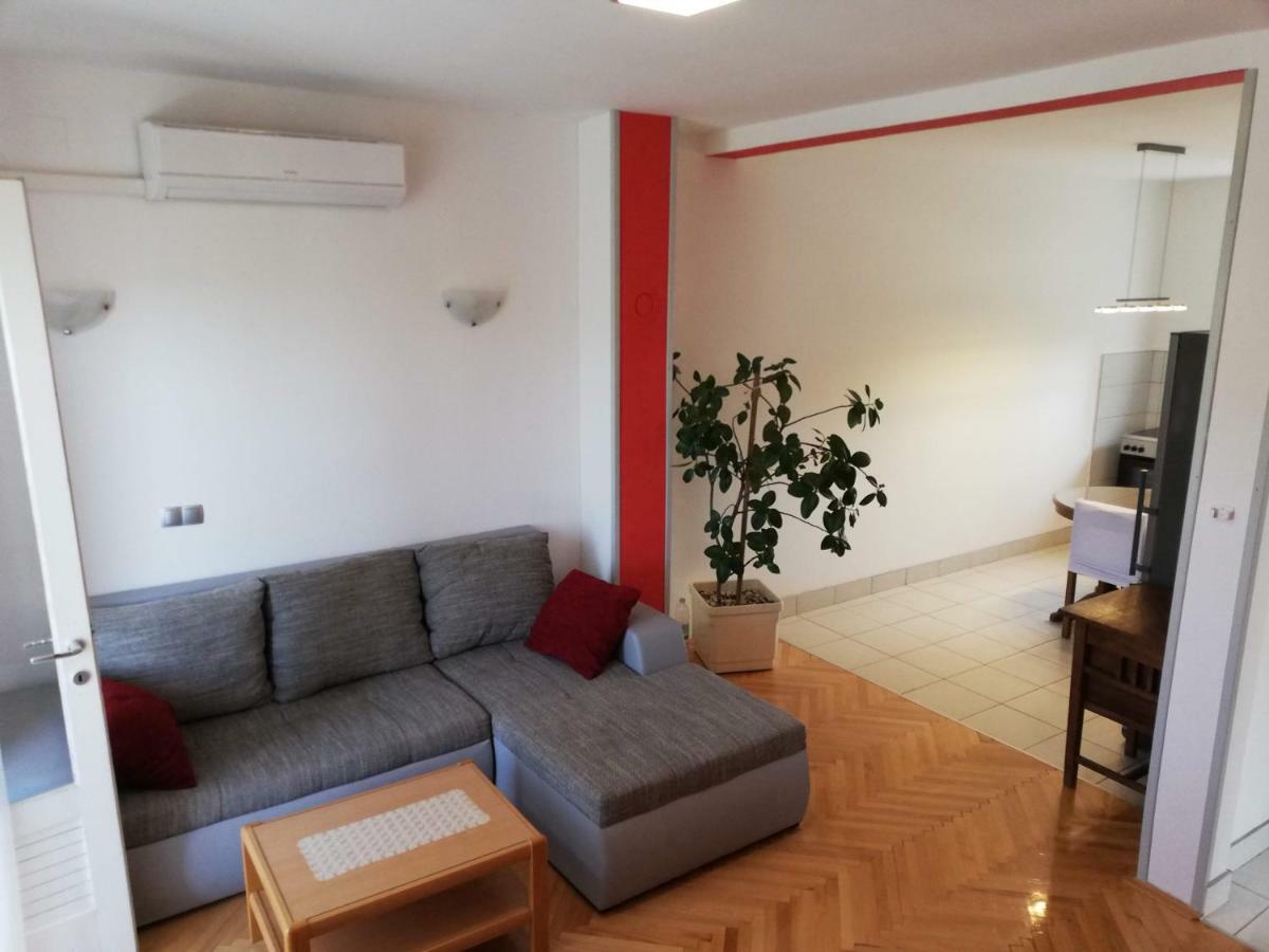 Spacious Family Apartment With Parking In The Shade And Barbecue House Šibenik Exterior foto